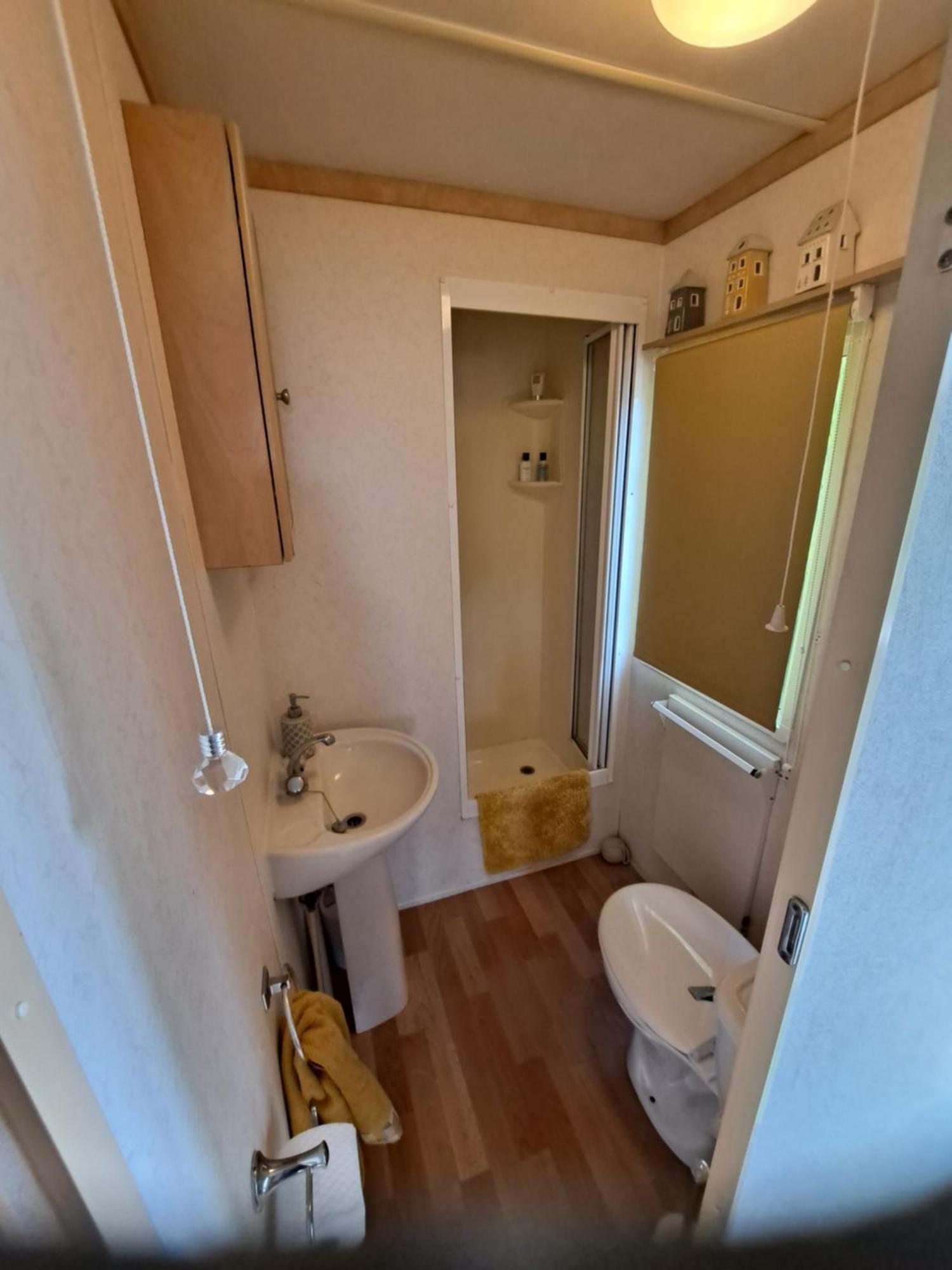 Amroth Bay Holiday Caravan Llanteg Exterior foto