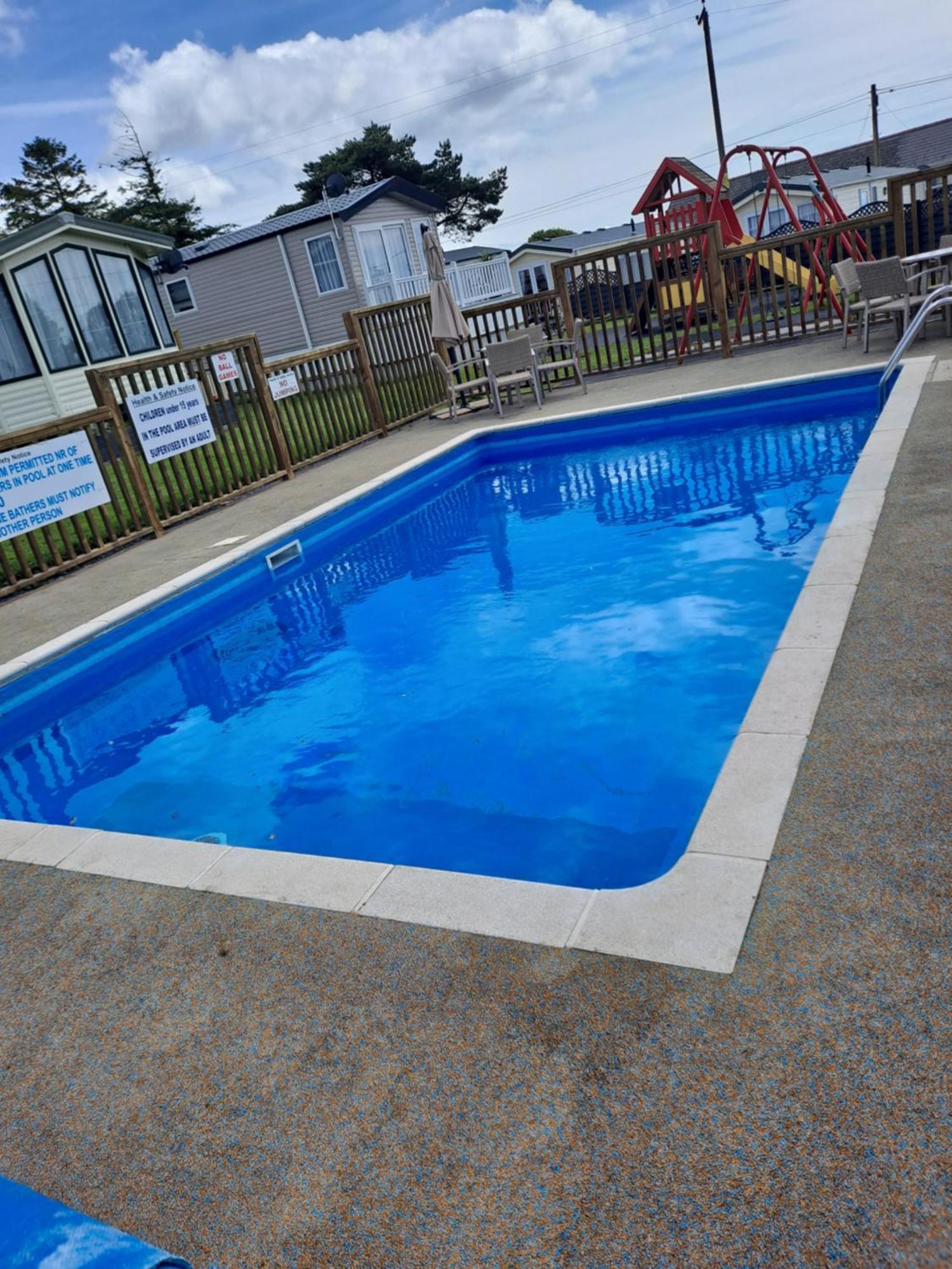 Amroth Bay Holiday Caravan Llanteg Exterior foto